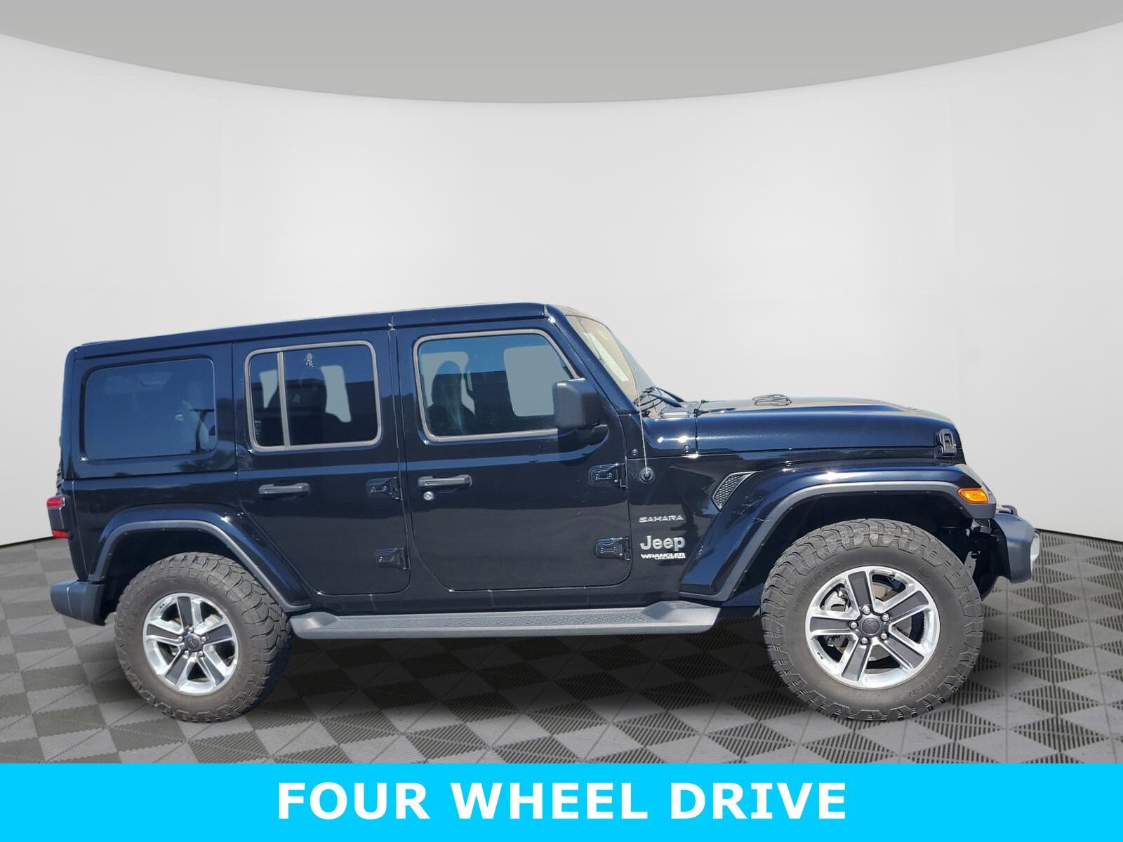 2020 Jeep Wrangler Unlimited Sahara photo 3