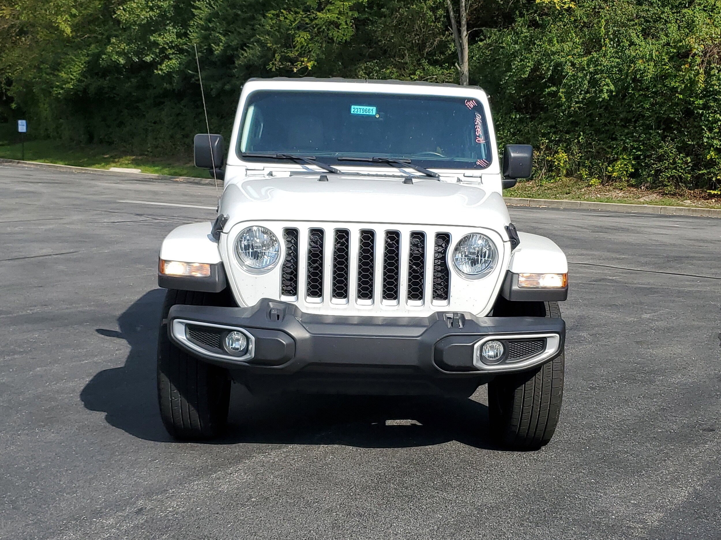 2023 Jeep Gladiator Overland photo 2
