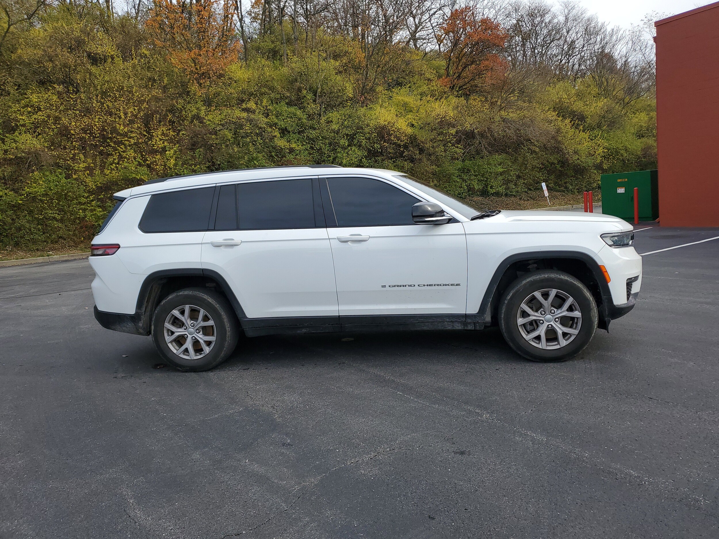 2022 Jeep Grand Cherokee Limited photo 3
