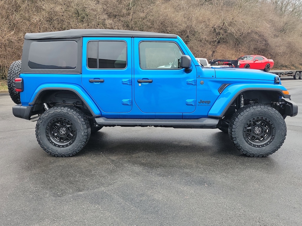 New 2026 Jeep Wrangler 4-DOOR SAHARA Sport Utility