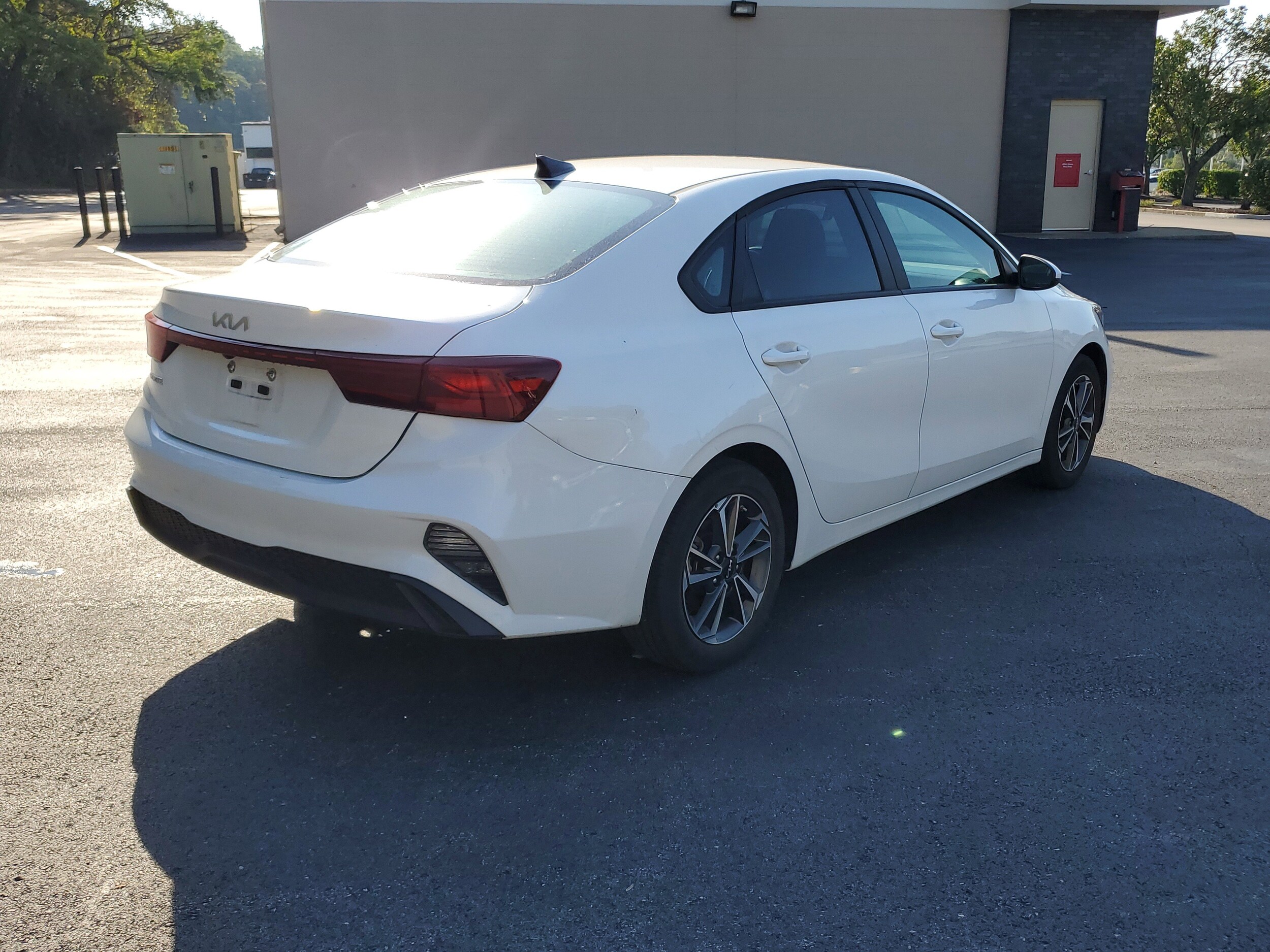 2023 Kia Forte LXS photo 3