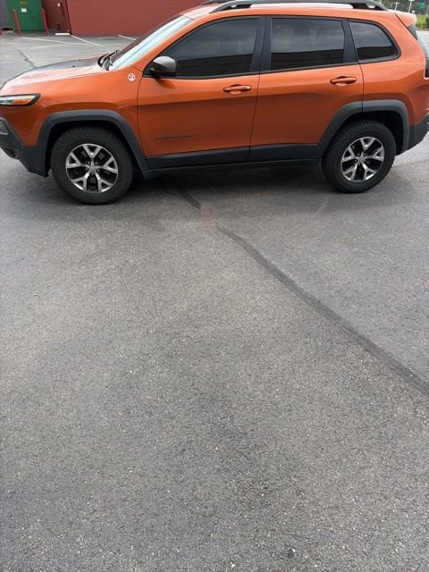 Used 2016 Jeep Cherokee Trailhawk with VIN 1C4PJMBS3GW118486 for sale in Fort Thomas, KY
