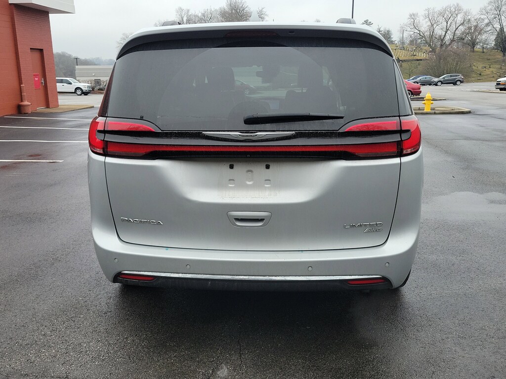 Used 2022 Chrysler Pacifica Limited AWD Van Passenger Van
