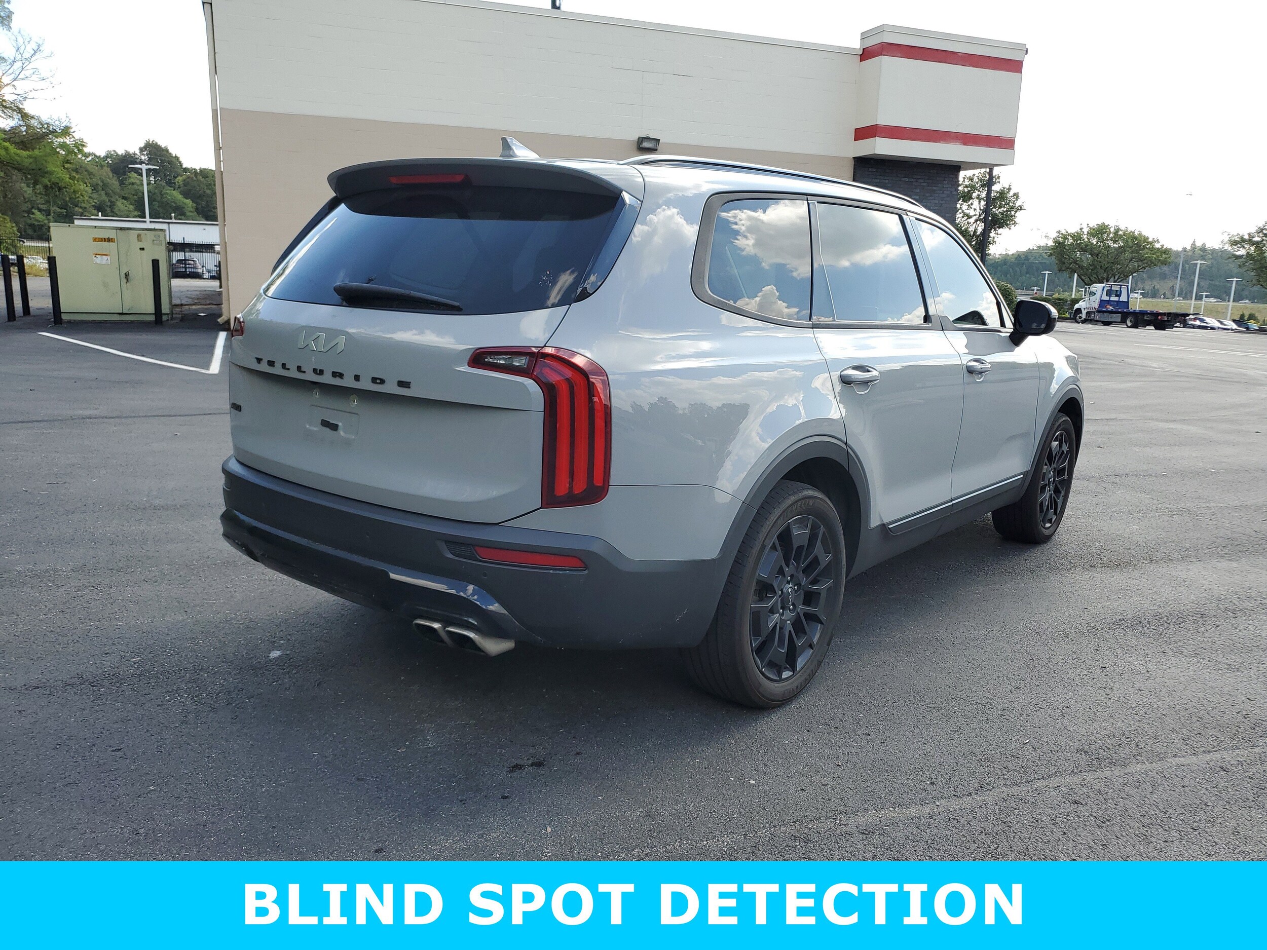 2022 Kia Telluride SX photo 2
