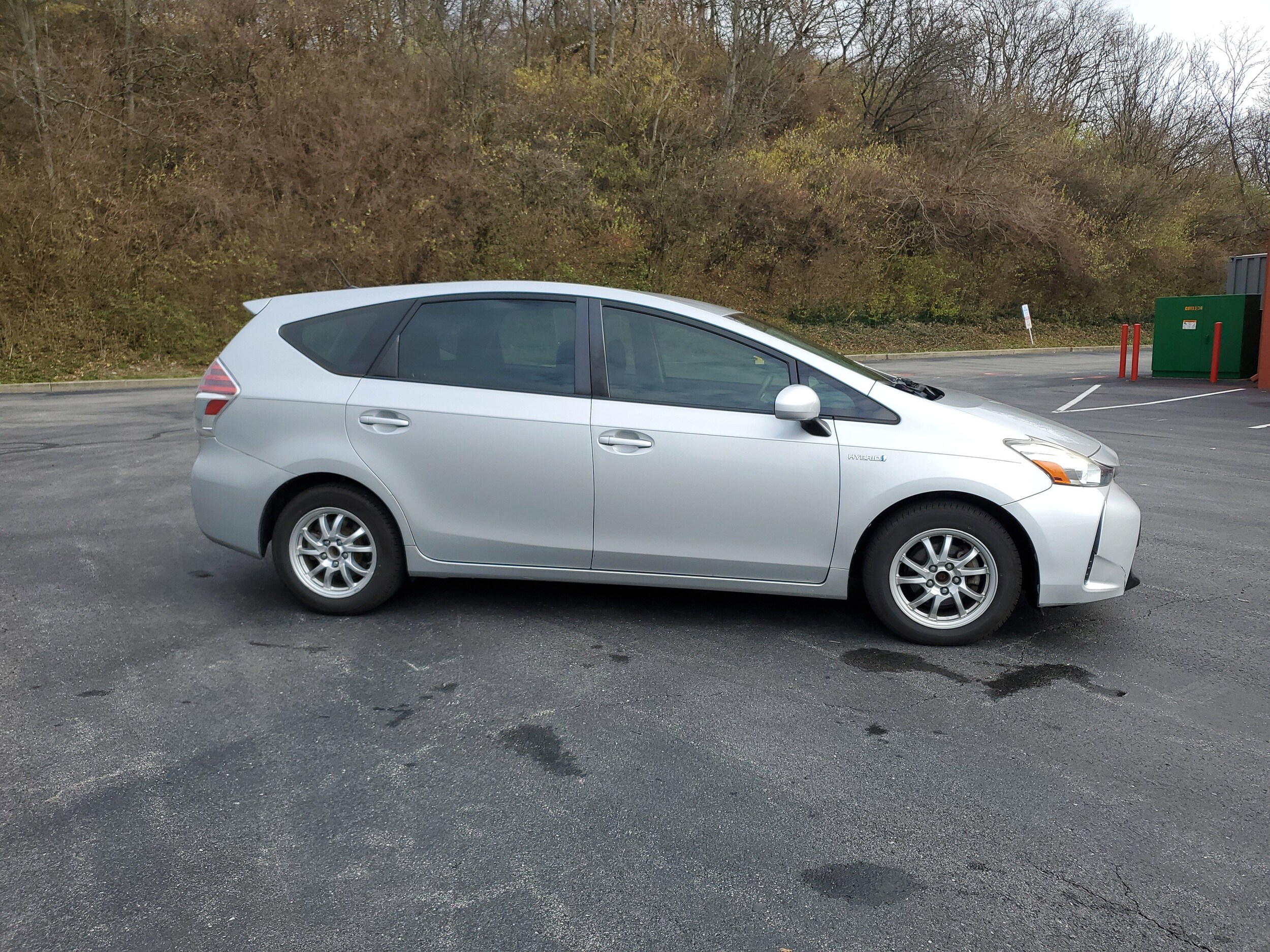 2015 Toyota Prius V Five photo 3