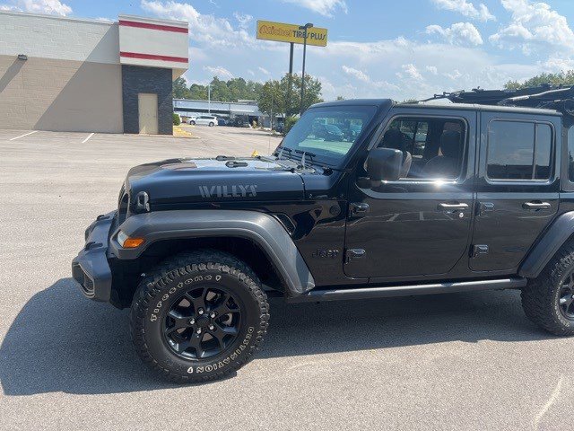 Used 2021 Jeep Wrangler Unlimited Willys with VIN 1C4HJXDN8MW622413 for sale in Fort Thomas, KY