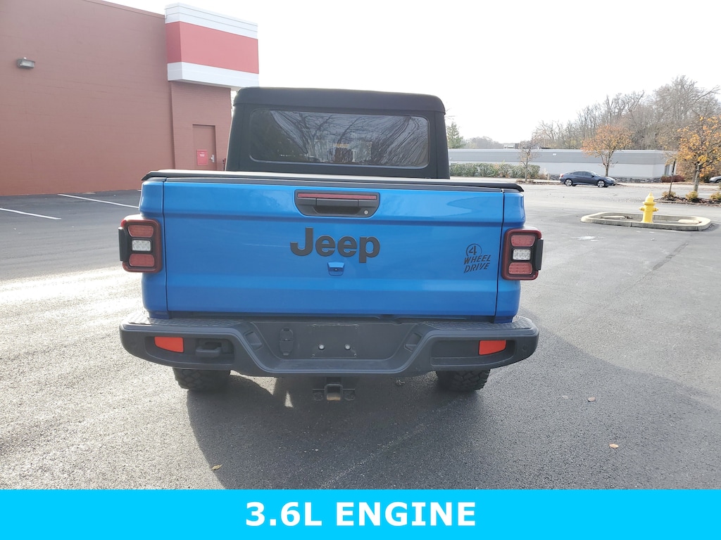 Used 2024 Jeep Gladiator Willys 4x4 Truck Crew Cab