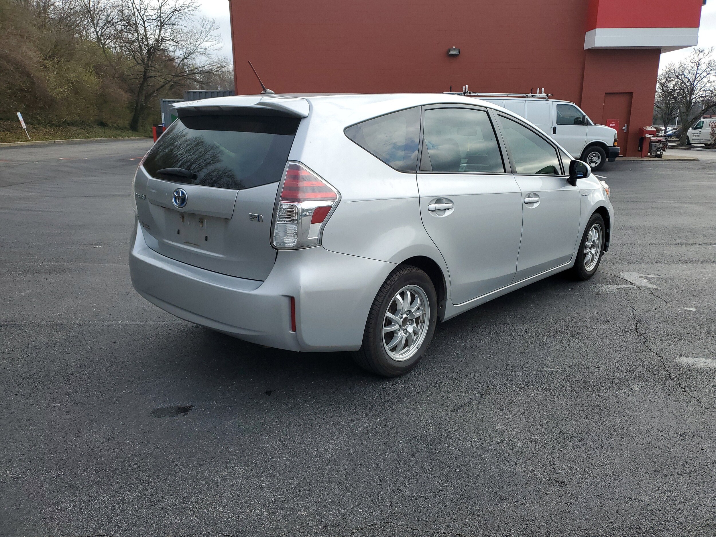 2015 Toyota Prius V Five photo 4