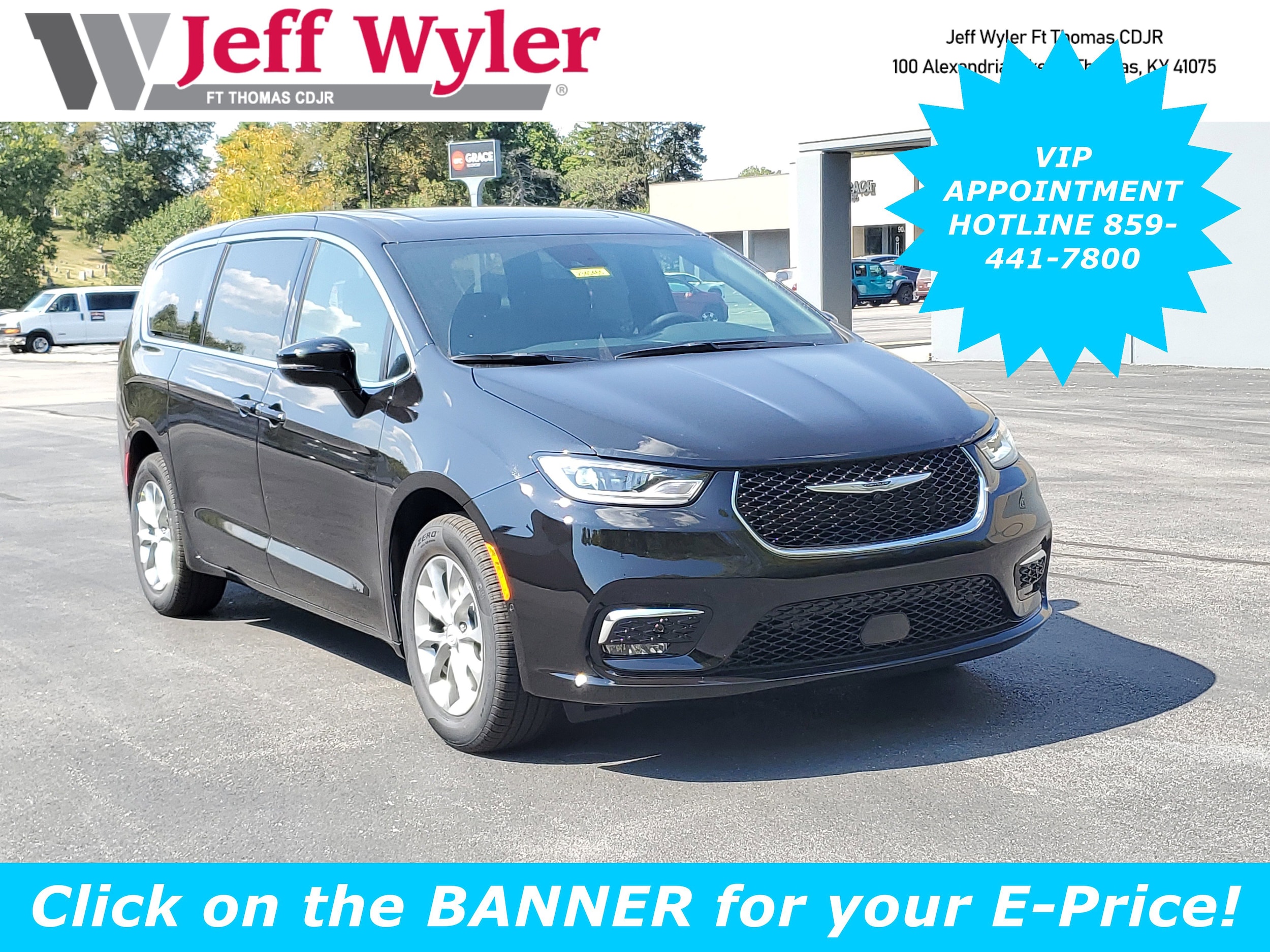 2026 Chrysler Pacifica Select's photo