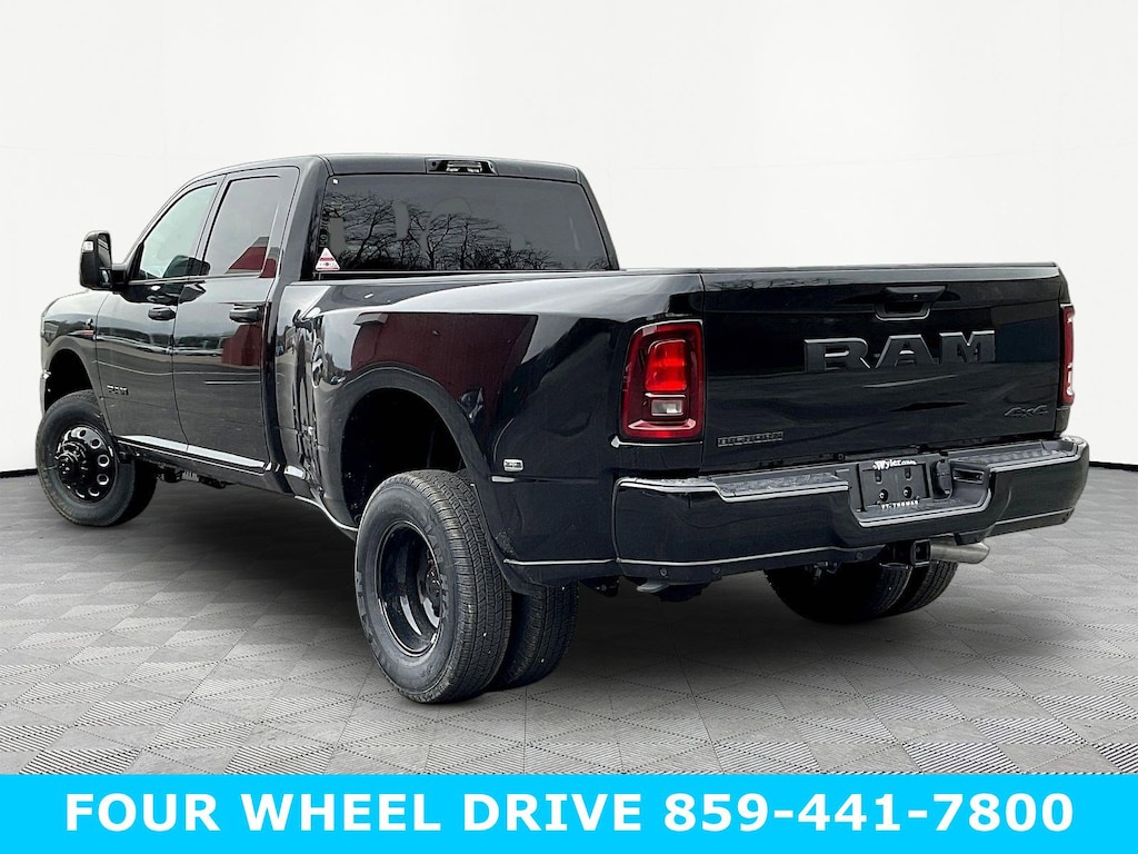 New 2026 Ram 3500 BIG HORN CREW CAB 4X4 8' BOX Pickup