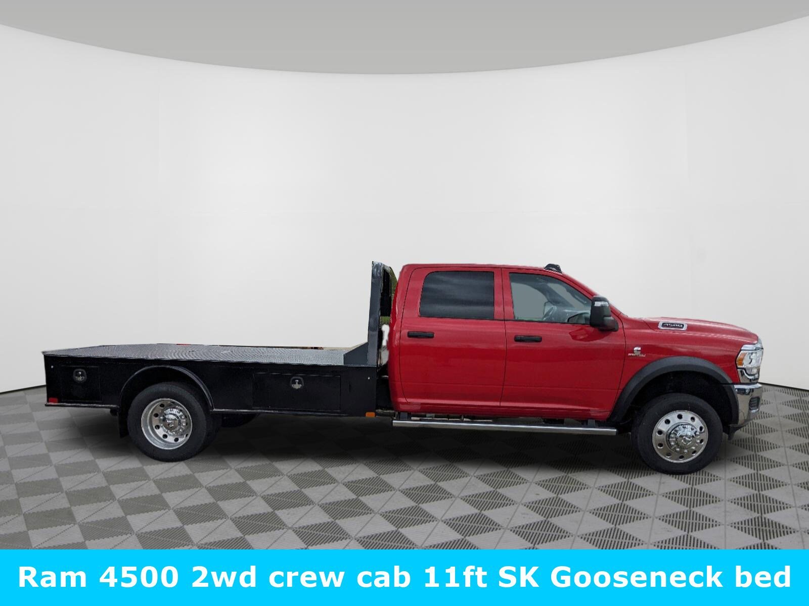 2024 Ram 4500 Tradesman photo 3