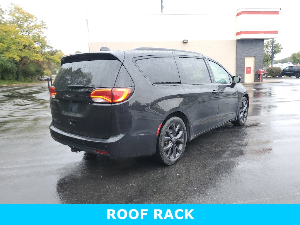 Used 2019 Chrysler Pacifica Touring L FWD Van Passenger Van
