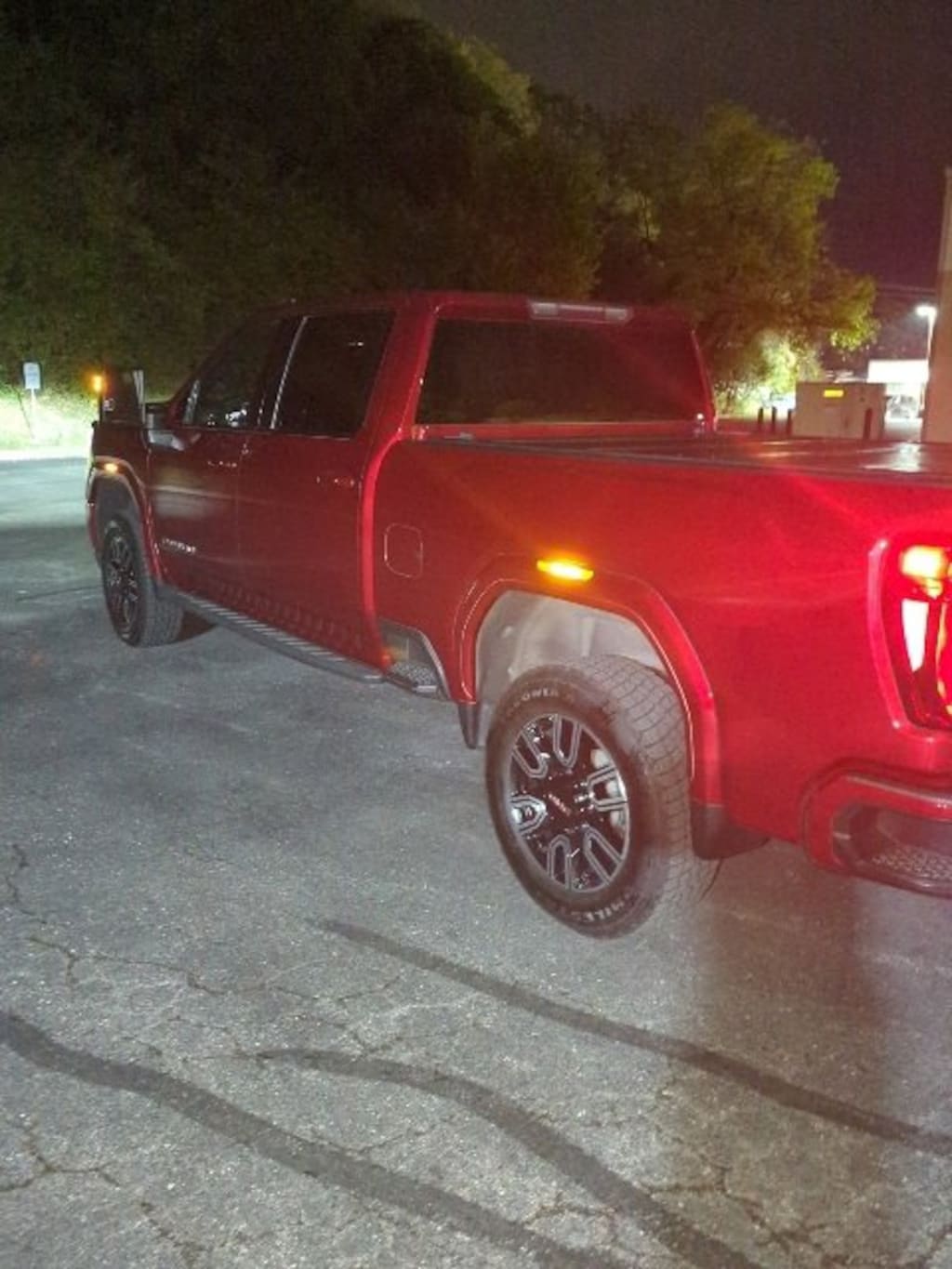 Used 2021 GMC Sierra 2500HD 4WD Crew Cab 159 AT4 Truck Crew Cab