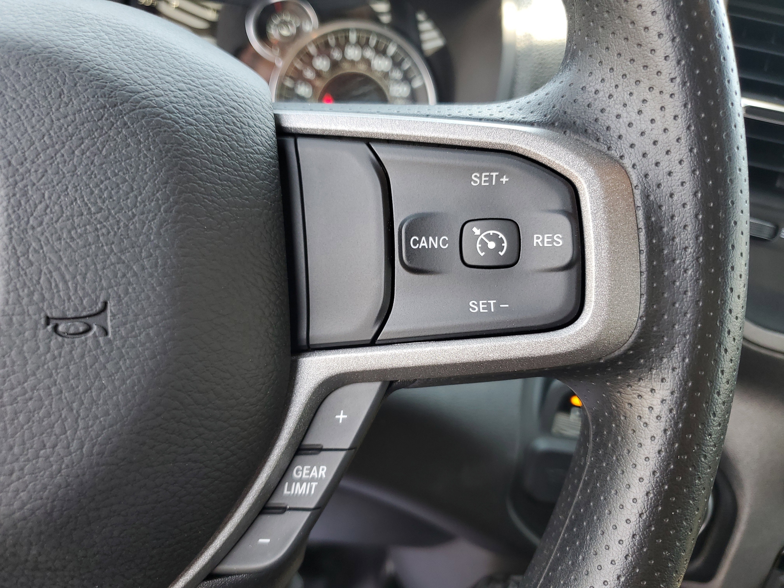 2024 RAM 3500 Chassis Tradesman - Photo 12