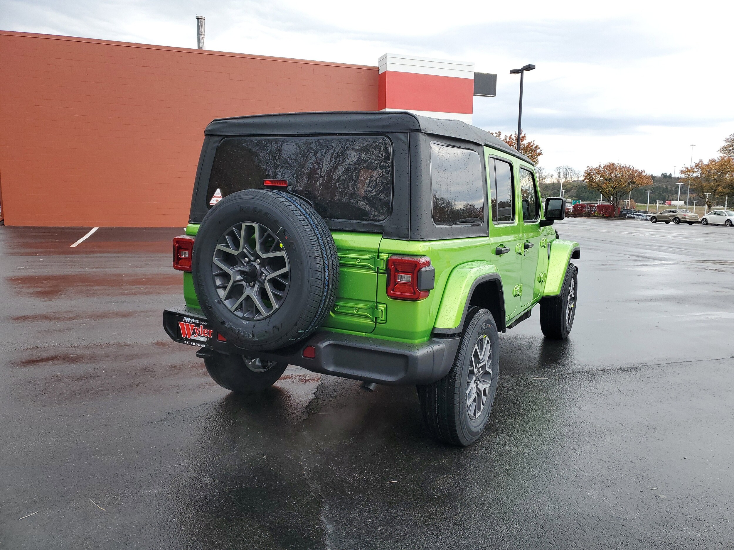 2026 Jeep Wrangler Sahara photo 4