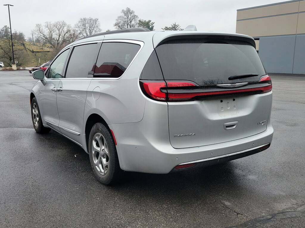 Used 2022 Chrysler Pacifica Limited AWD Van Passenger Van