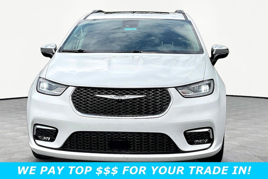 Used 2023 Chrysler Pacifica Limited FWD Van Passenger Van