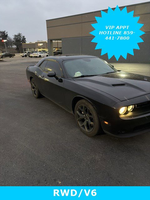 2015 Dodge Challenger SXT's photo