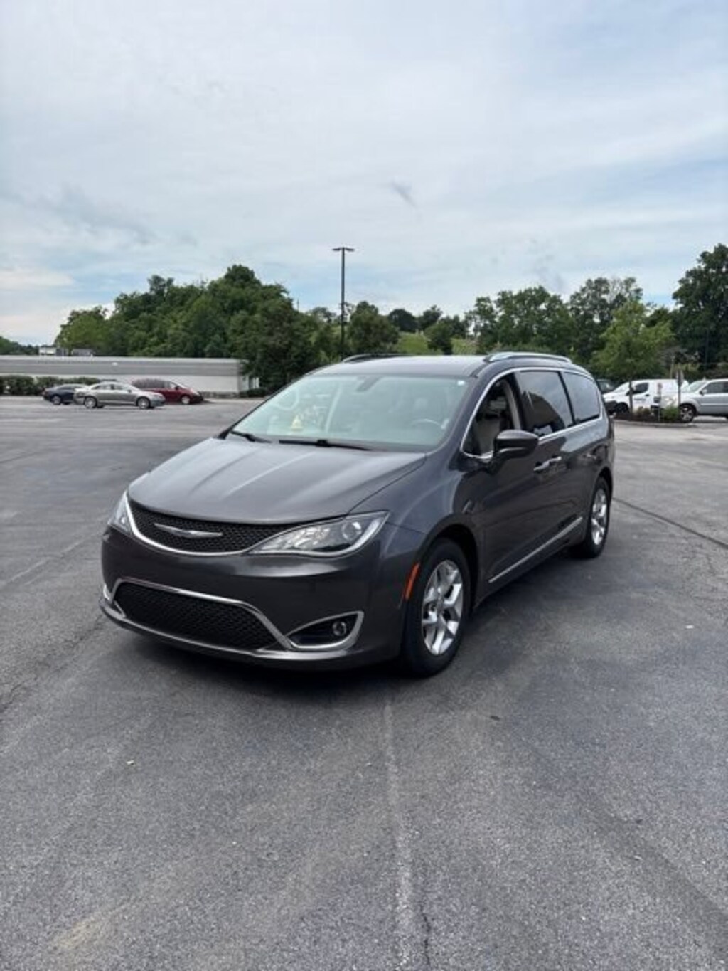 Used 2019 Chrysler Pacifica Touring L Plus FWD Van Passenger Van