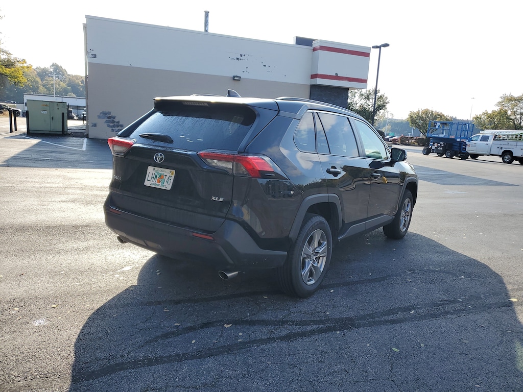 Used 2024 Toyota RAV4 XLE FWD SUV