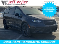 2026 Chrysler Pacifica LIMITED AWD Passenger Van Ft THomas