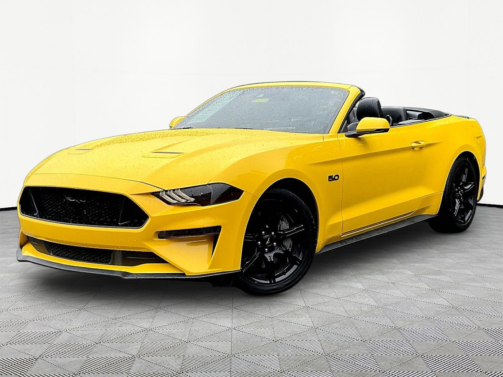 2018 Ford Mustang GT Convertible Premium's photo
