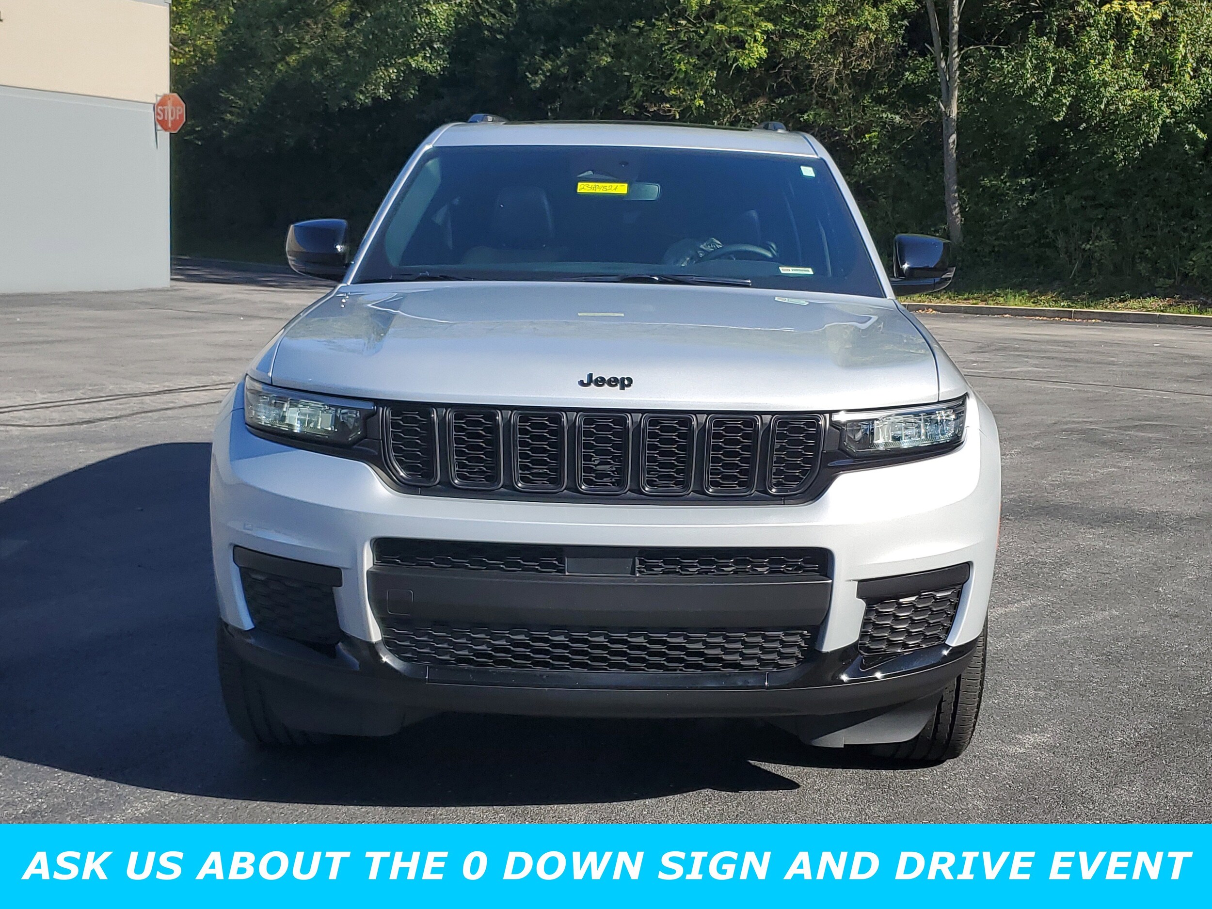 2023 Jeep Grand Cherokee Altitude photo 2