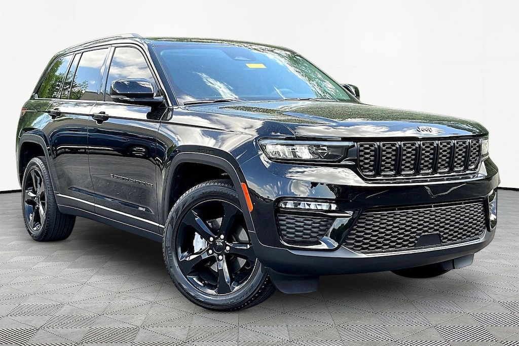 Used 2023 Jeep Grand Cherokee Limited 4x4 SUV