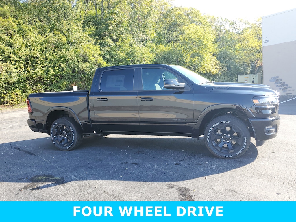 New 2025 Ram 1500 BIG HORN CREW CAB 4X4 5'7 BOX Pickup
