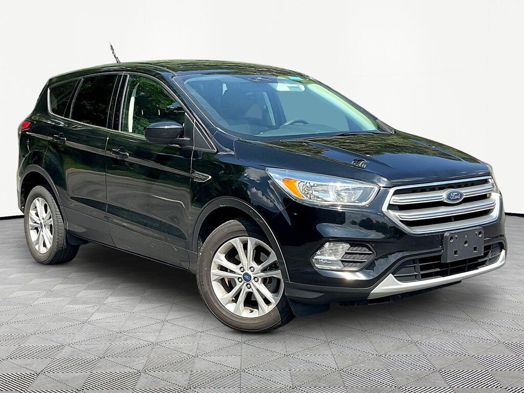 Used 2017 Ford Escape SE FWD SUV