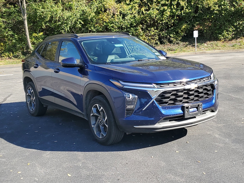 Used 2024 Chevrolet Trax FWD 4dr LT SUV