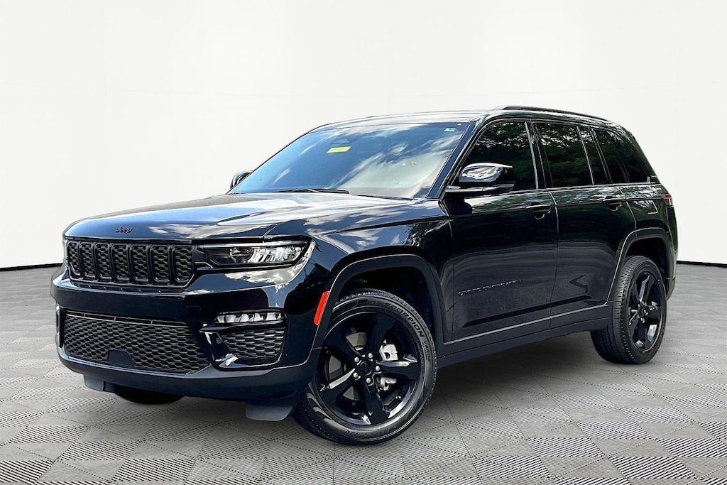 Used 2023 Jeep Grand Cherokee Limited 4x4 SUV