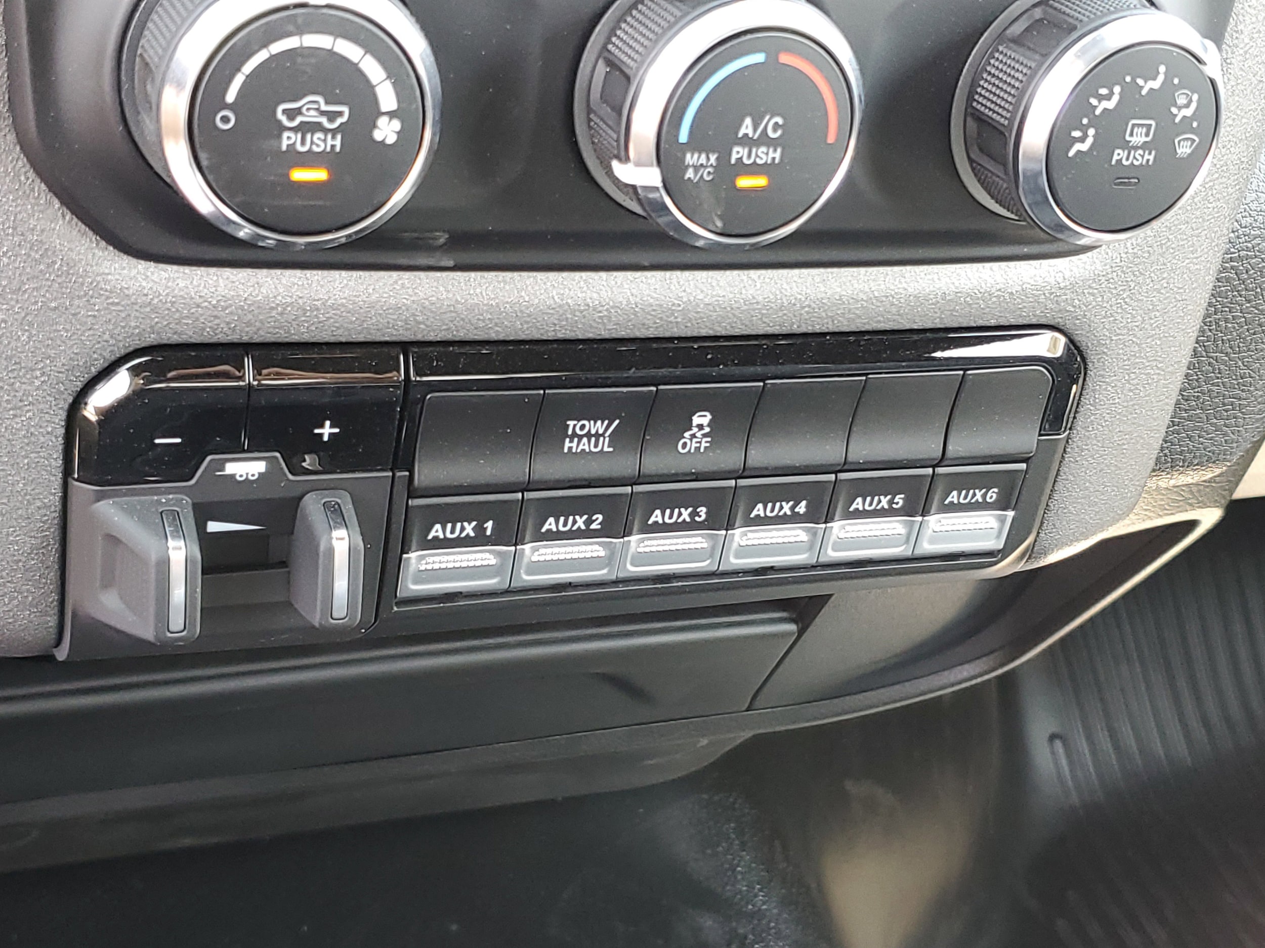 2024 RAM 3500 Chassis Tradesman - Photo 20
