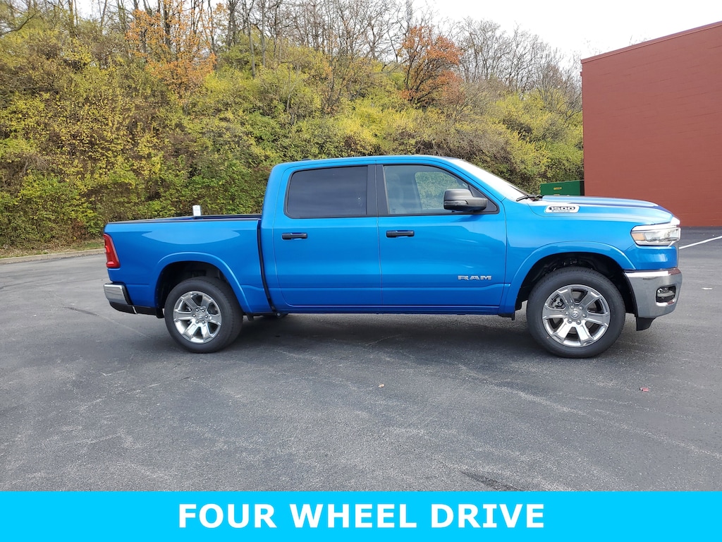 New 2025 Ram 1500 BIG HORN CREW CAB 4X4 5'7 BOX Pickup