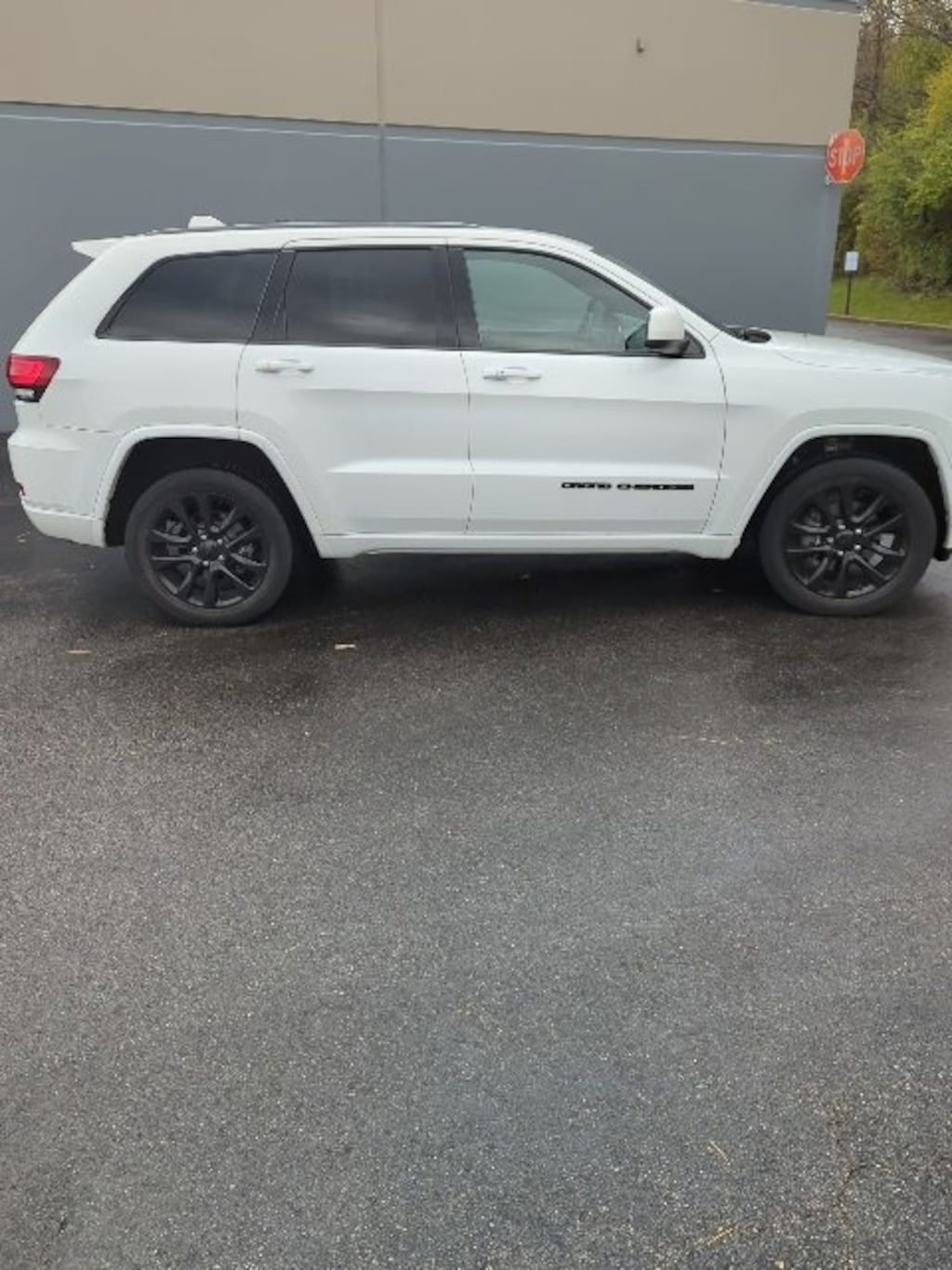 Used 2020 Jeep Grand Cherokee Altitude 4x4 SUV