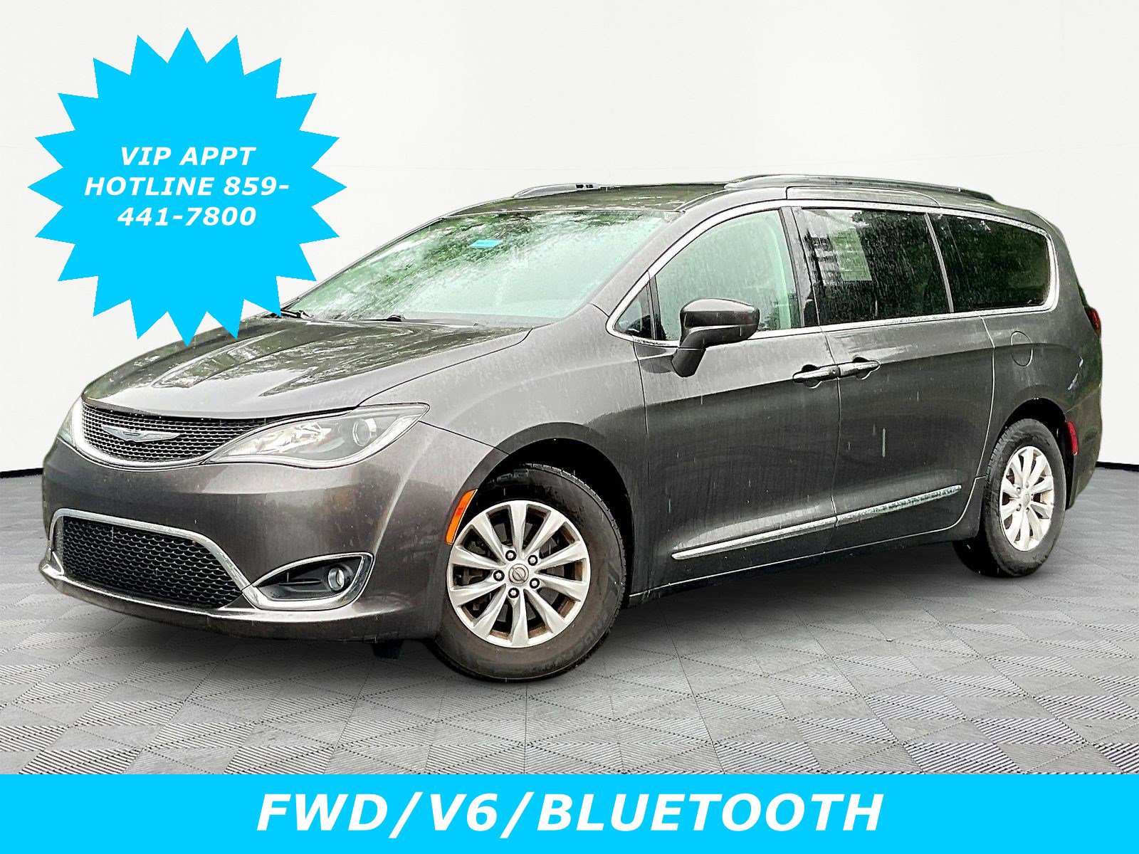 2017 Chrysler Pacifica Touring-L's photo