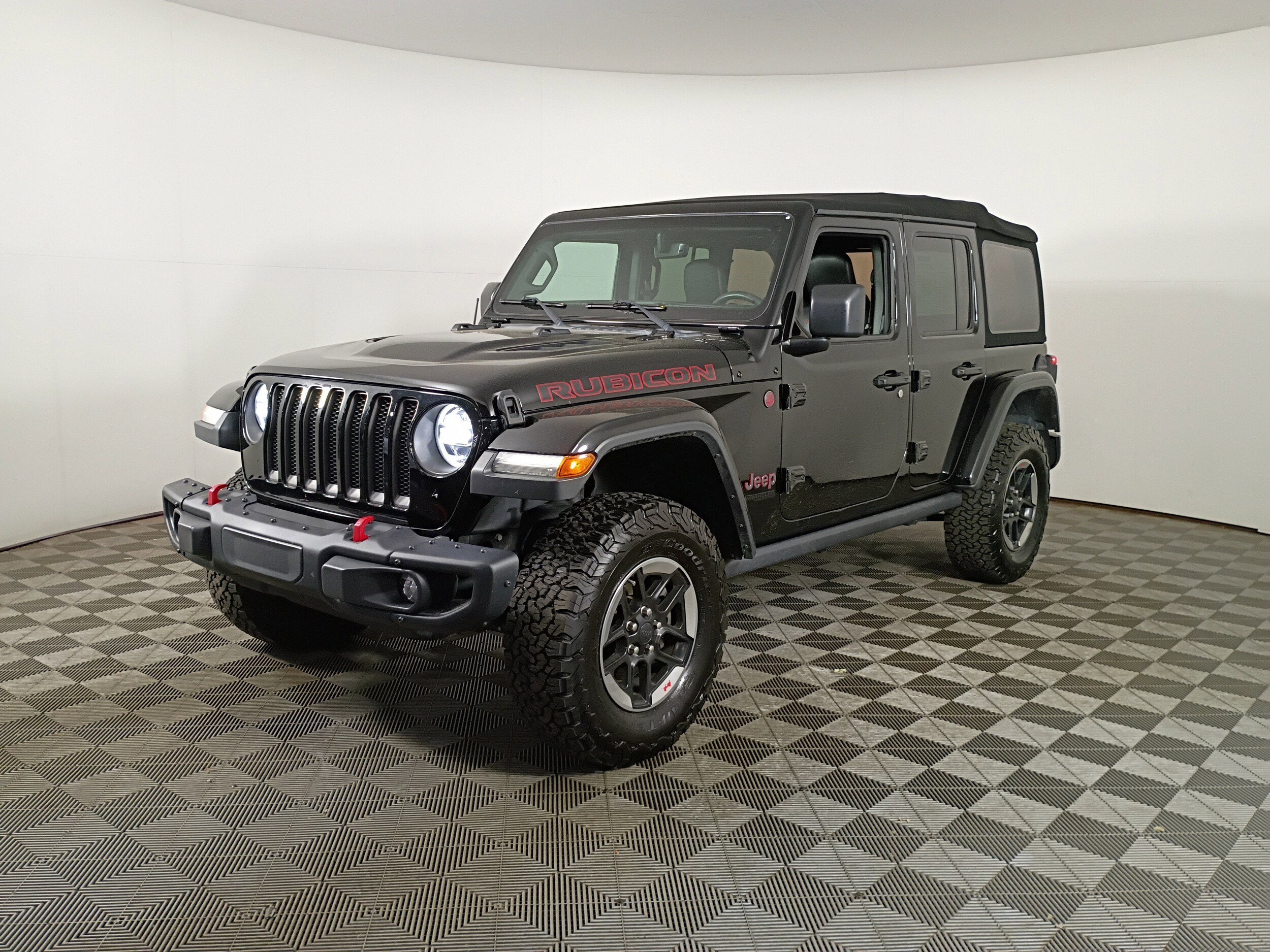 2018 Jeep Wrangler Unlimited Rubicon photo 2