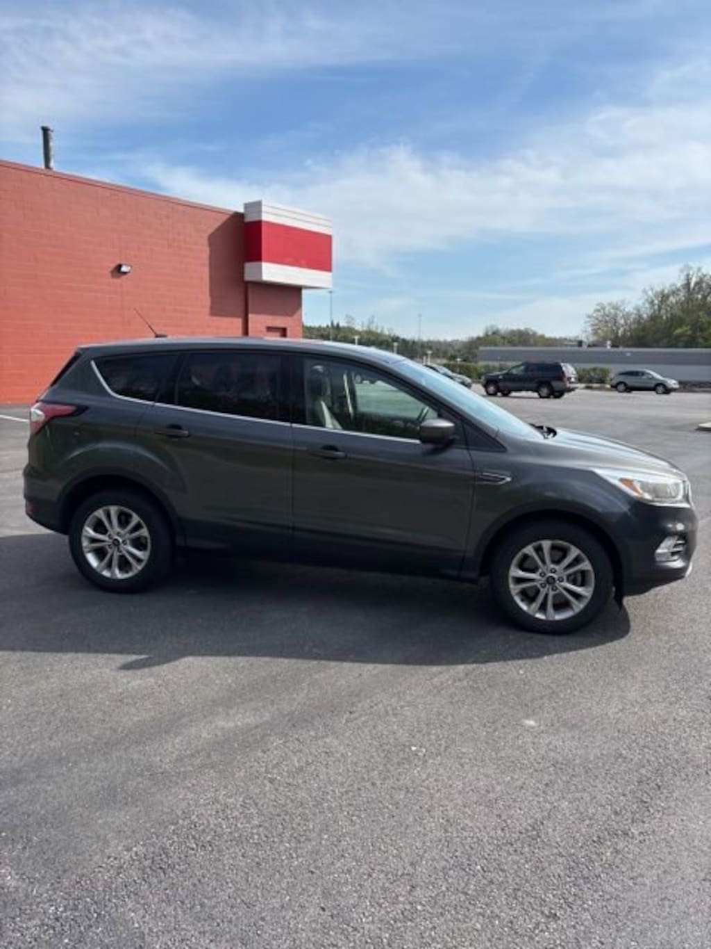 Used 2017 Ford Escape SE 4WD SUV