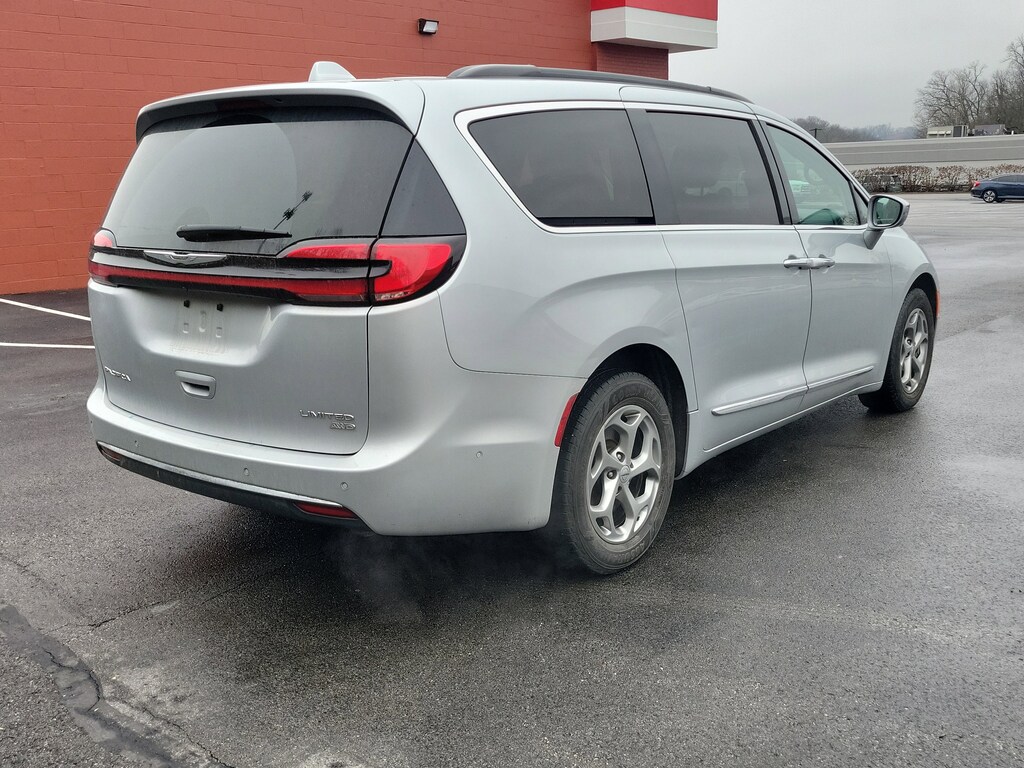 Used 2022 Chrysler Pacifica Limited AWD Van Passenger Van