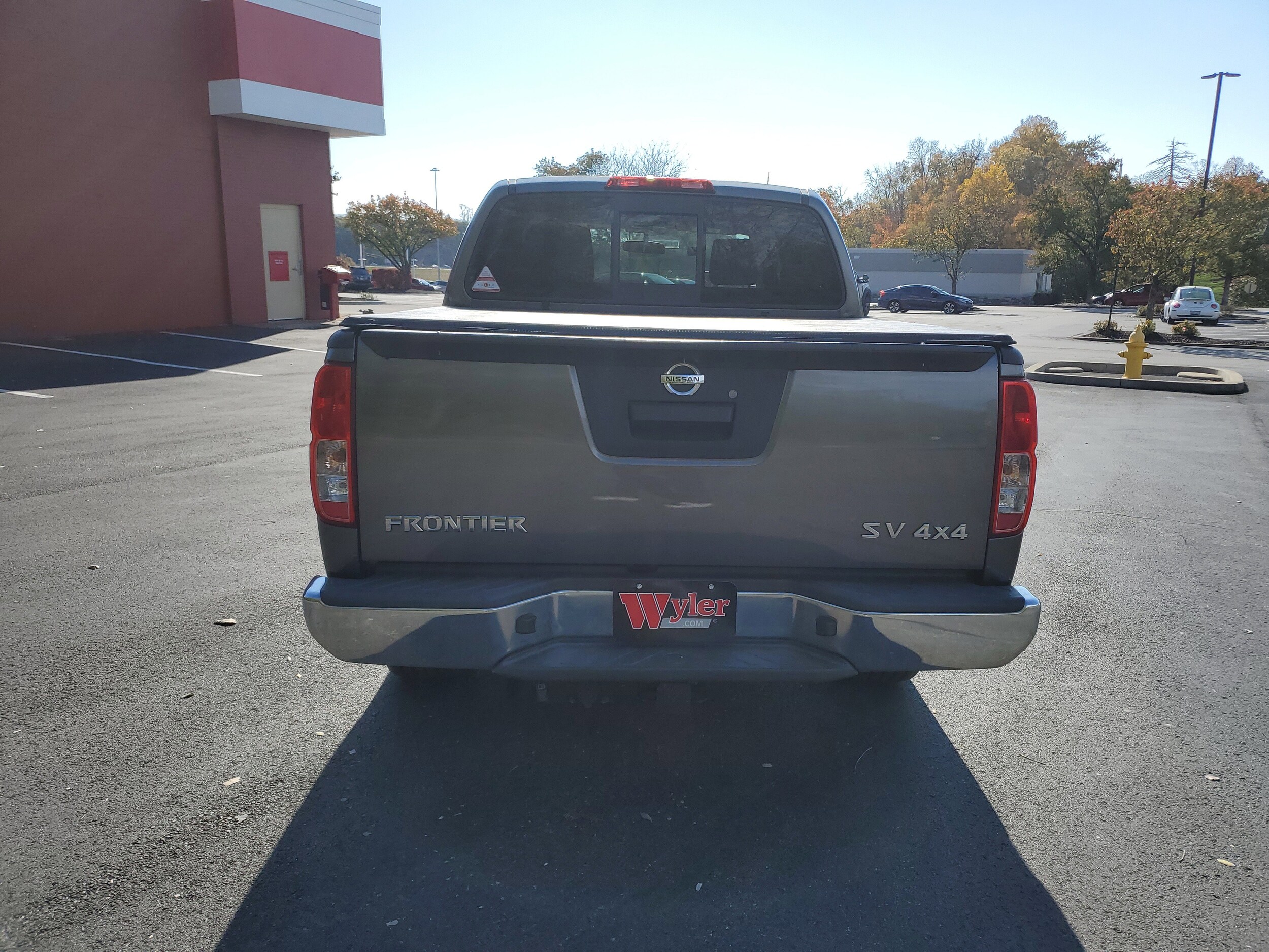 2016 Nissan Frontier Crew Cab SV photo 2