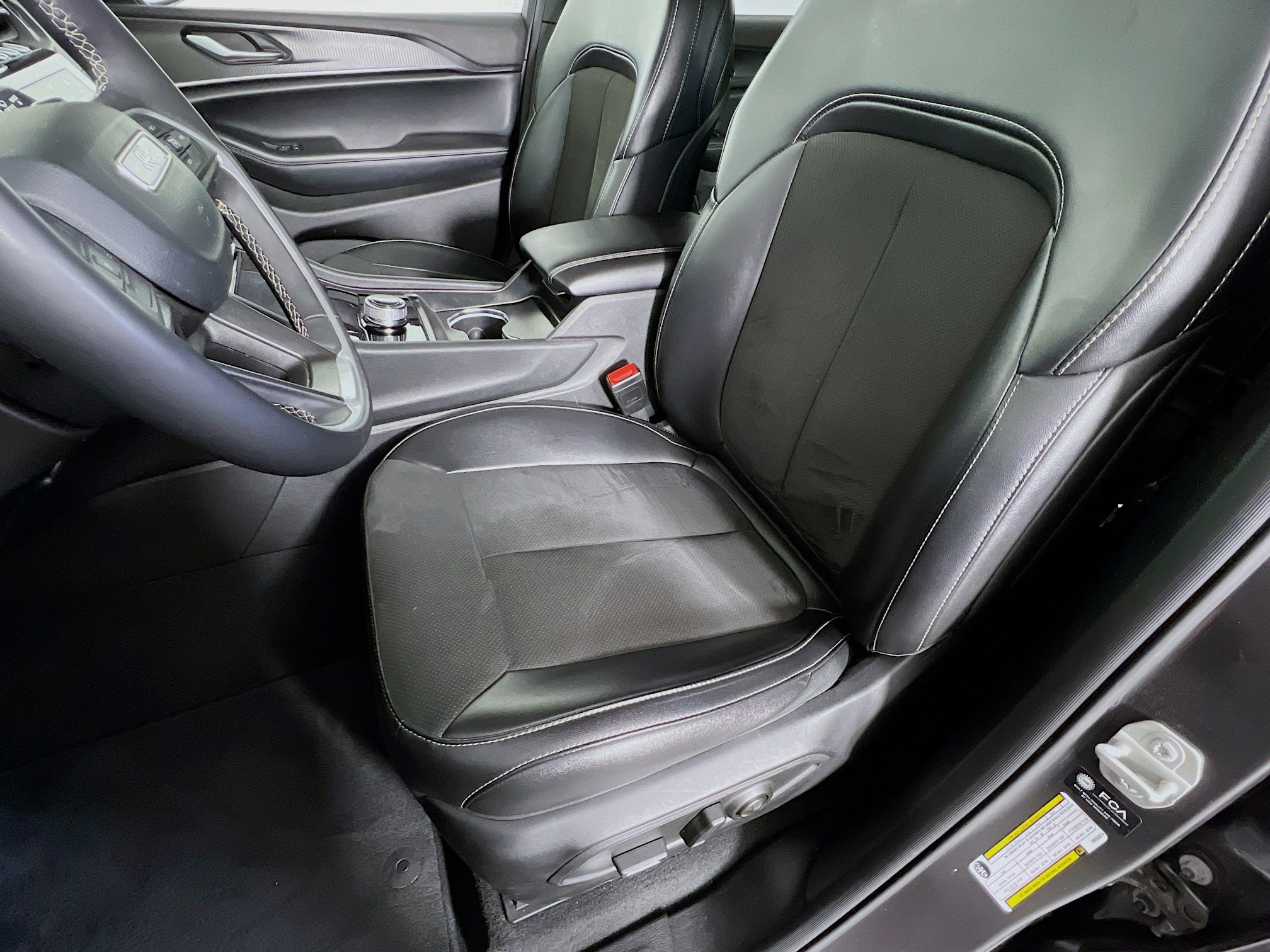 2024 Jeep Grand Cherokee Altitude photo 2