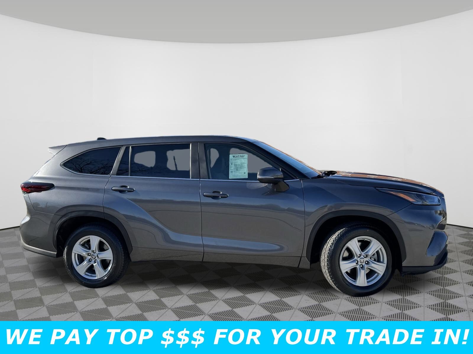 2024 Toyota Highlander LE photo 2
