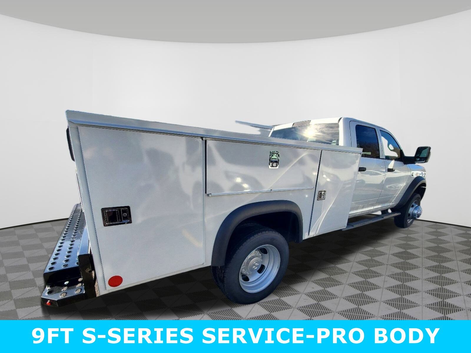 2024 Ram 5500 photo 3