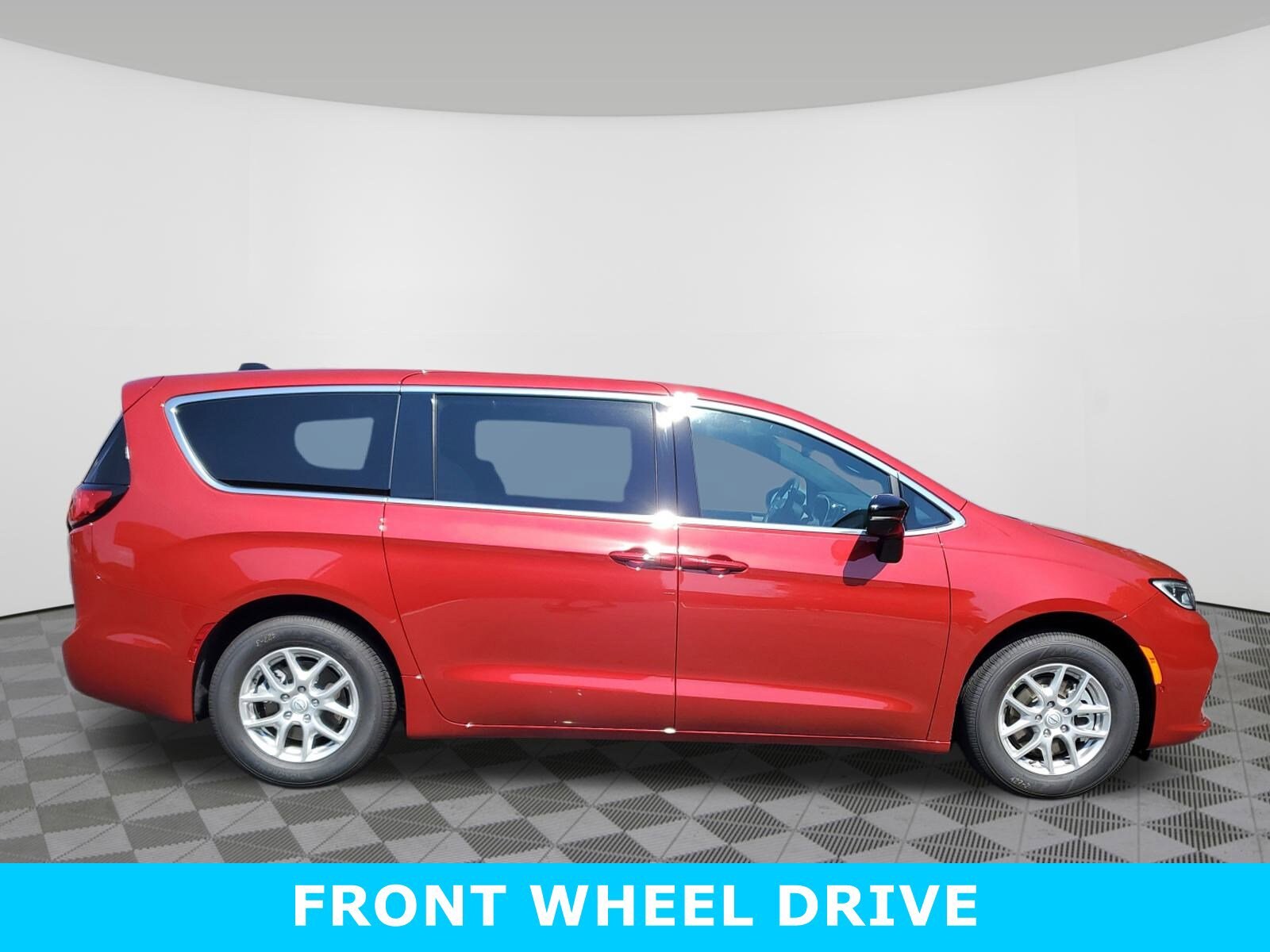 2026 Chrysler Pacifica photo 3