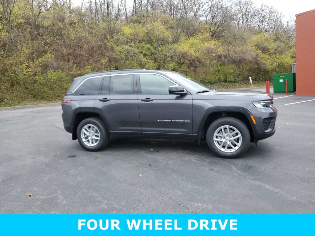 New 2025 Jeep Grand Cherokee LAREDO X 4X4 Sport Utility