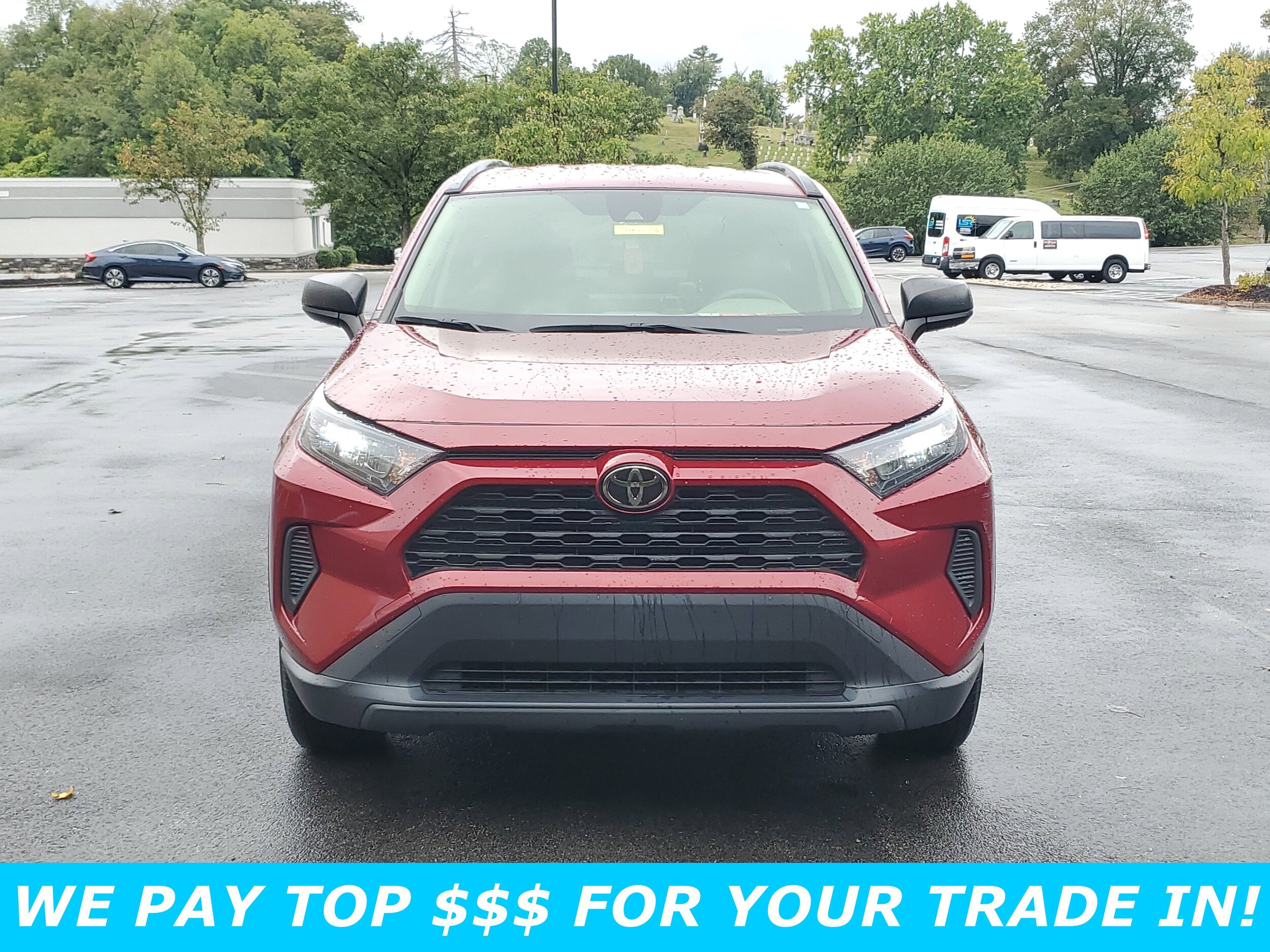2021 Toyota RAV4 LE photo 2