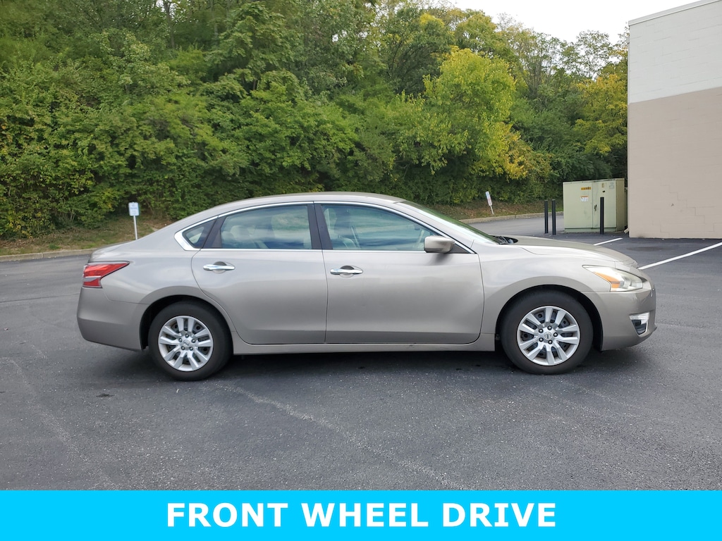Used 2014 Nissan Altima 4dr Sdn I4 2.5 S Sedan