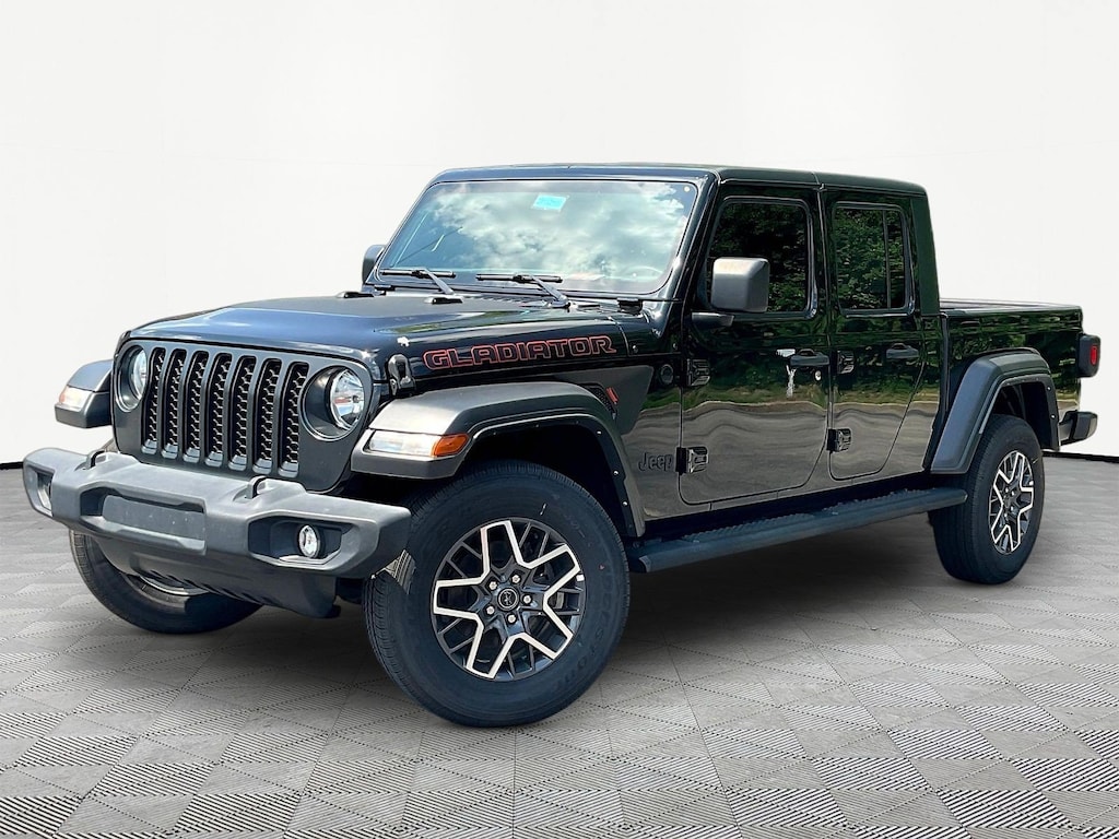 Used 2021 Jeep Gladiator Sport 4x4 Truck Crew Cab