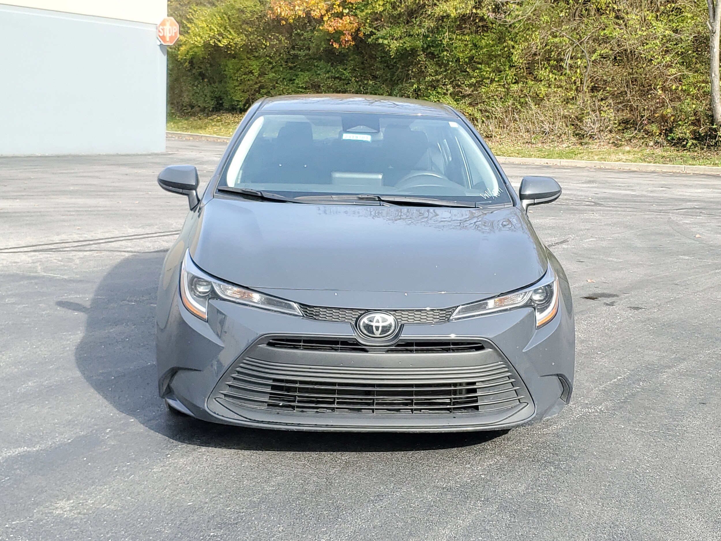 2023 Toyota Corolla LE photo 2
