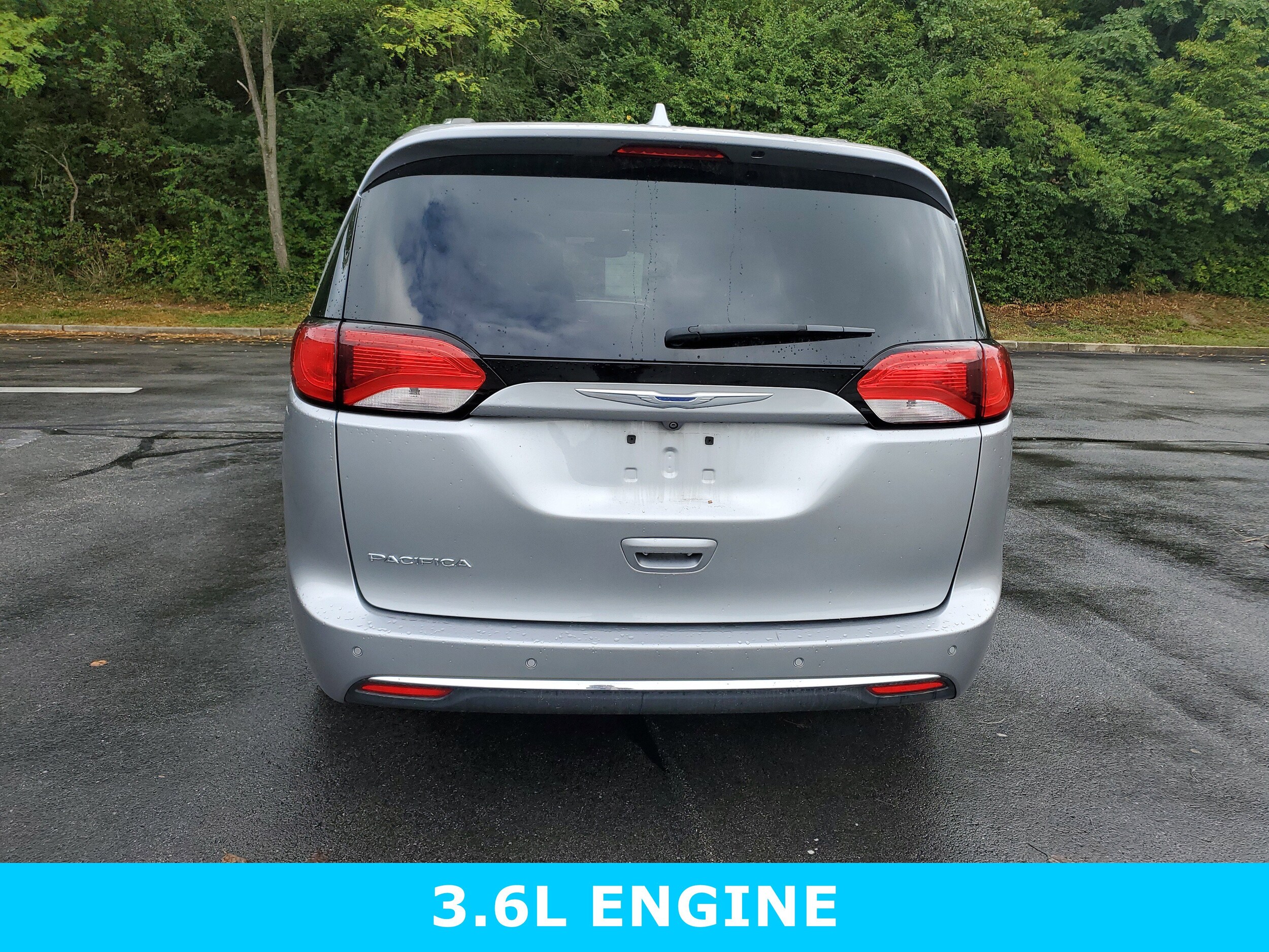 2018 Chrysler Pacifica Touring Plus photo 2